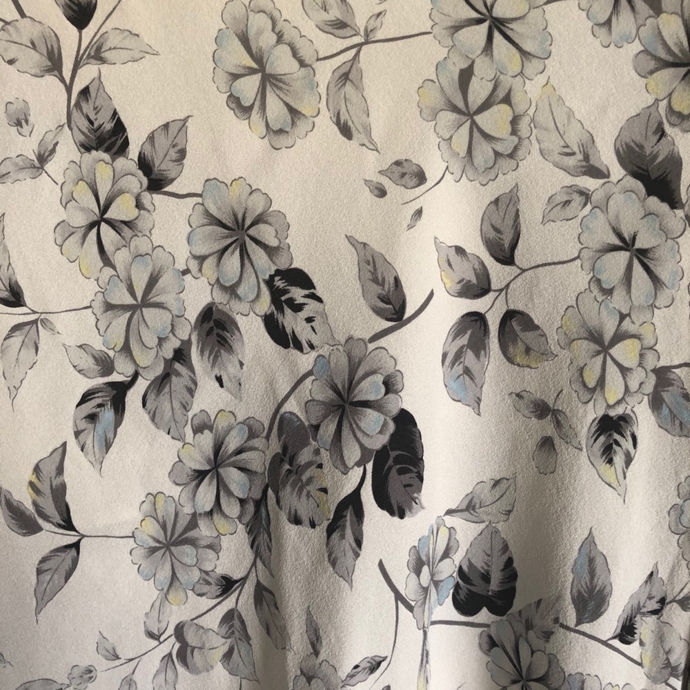 Limited Silk Floral Blouse with Flared Sleeves - Picture 3 of 5